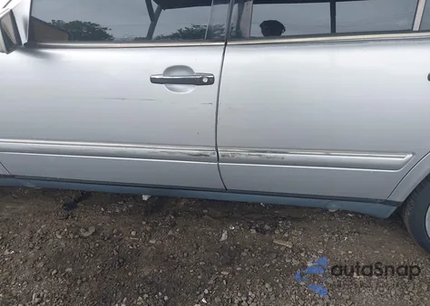 1999 Mercedes-Benz E 320 из США, поврежденный, VIN WDBJF65H9XA809911